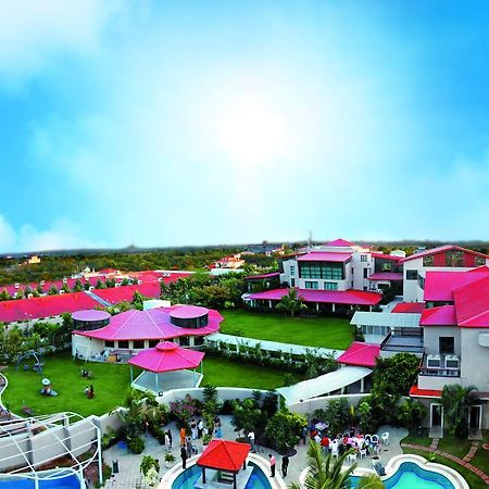 Готель Leonia Holistic Destination Shamirpet Екстер'єр фото