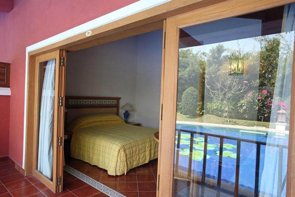 Готель Leonia Holistic Destination Shamirpet Екстер'єр фото